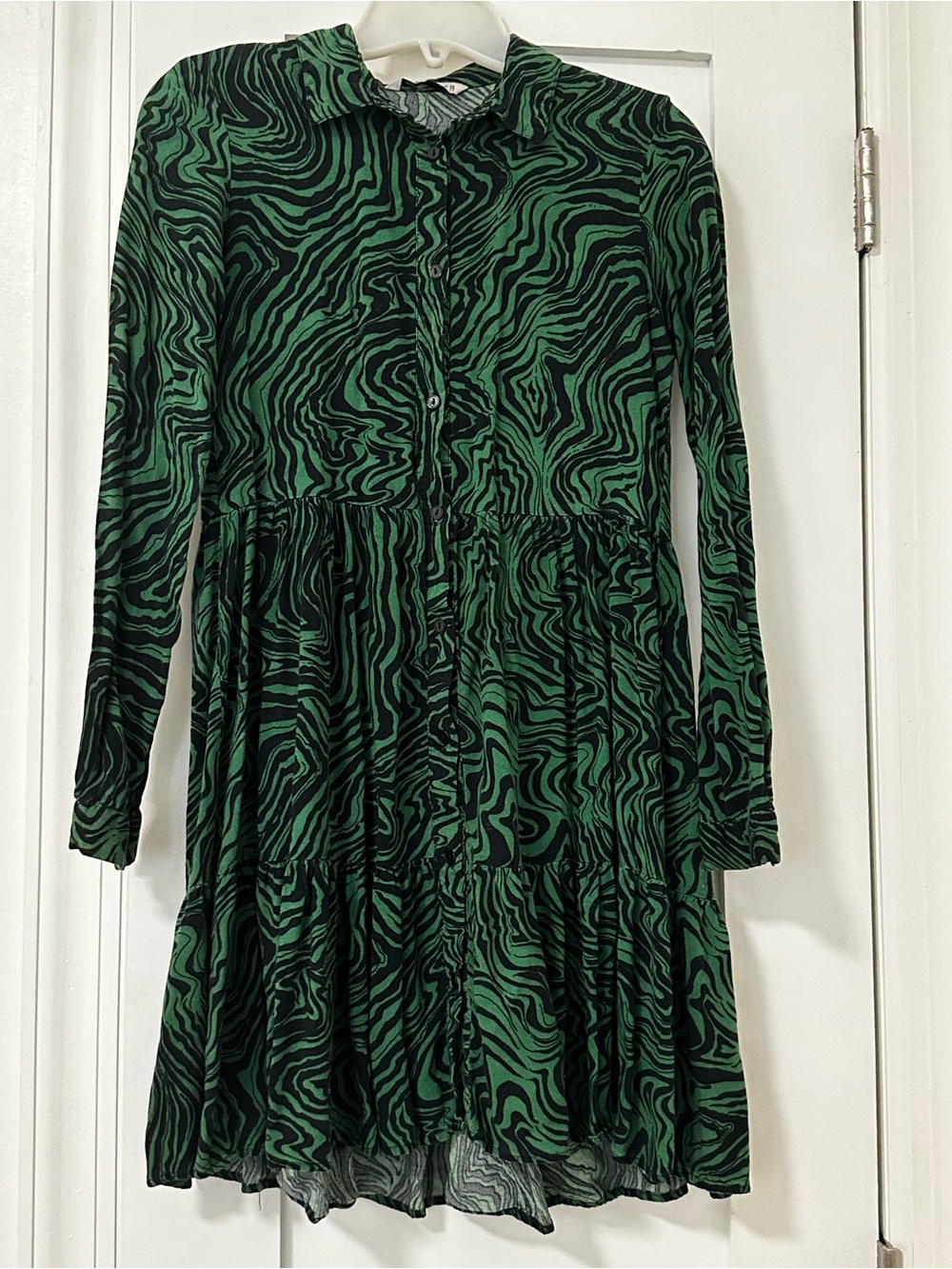 stradivarius Green and Black Printed Tiered Shirt Dress